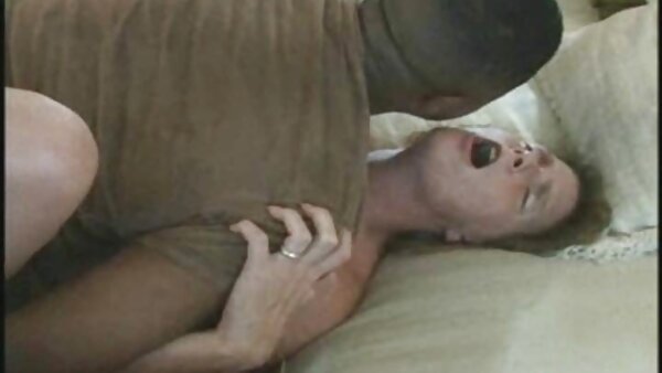 عوضی بخار گرفته در ویدیوی جنسی مرتبط با BDSM فیلم سکسی مادر با پسر شرکت می کند